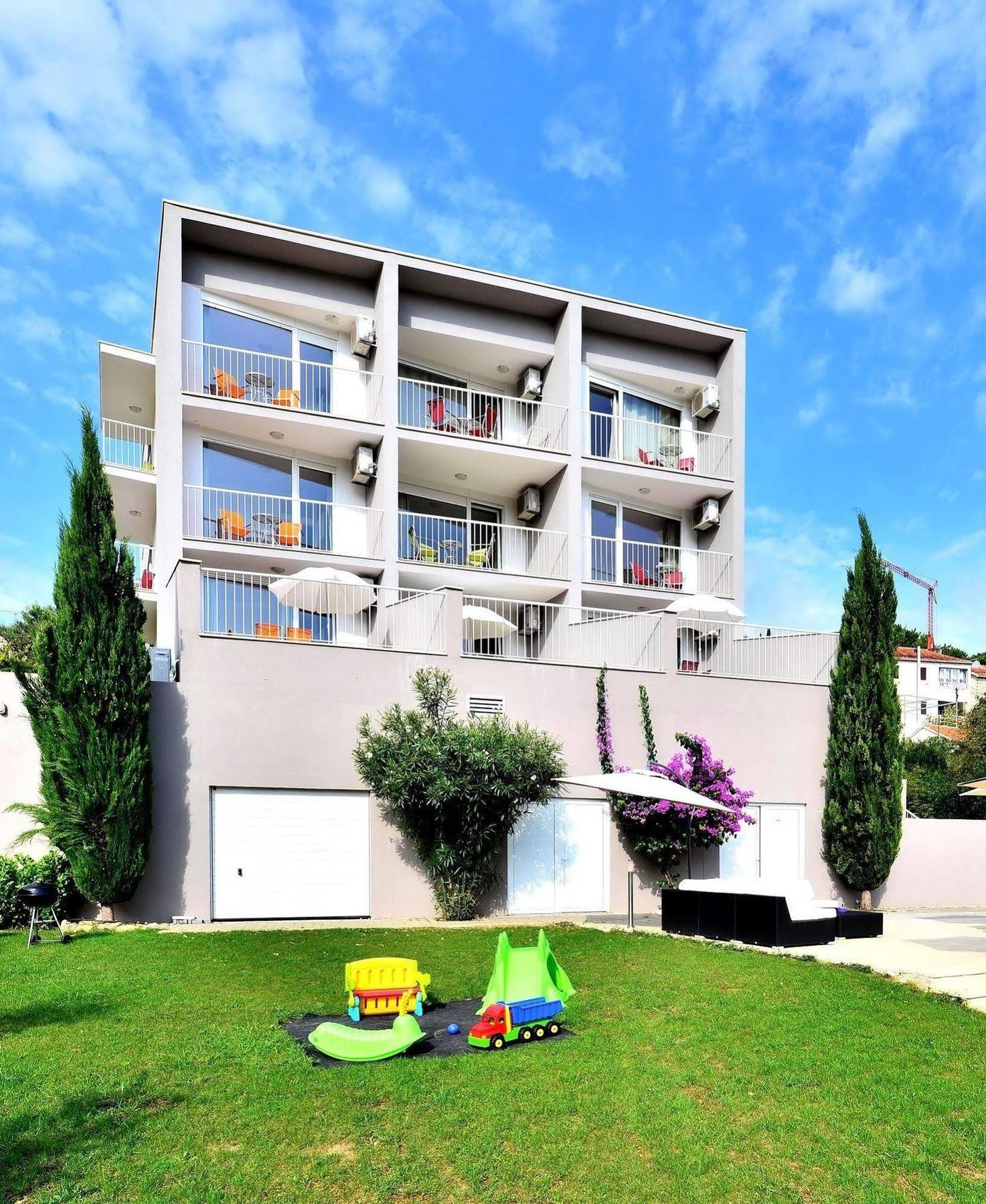 Bretia Apartments Сутиван Экстерьер фото